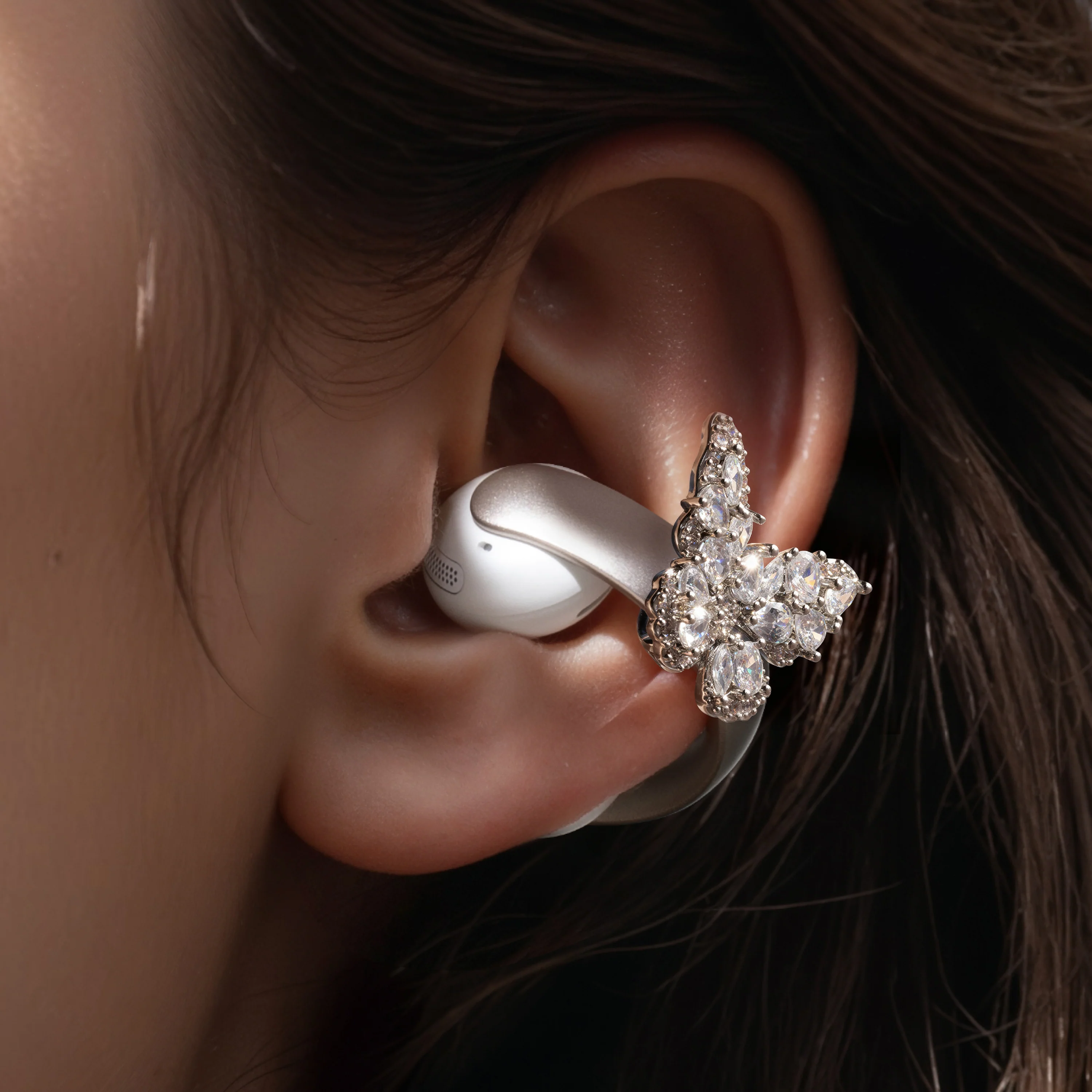 Stylish Butterfly Accessory | Exclusive Design for soundcore AeroClip - Image 3